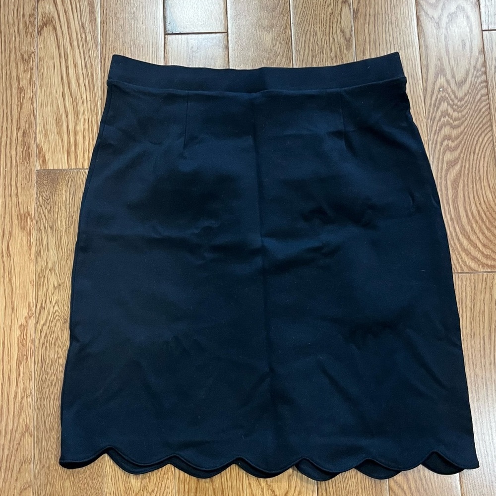 Elegant Black Scalloped Pencil Skirt
